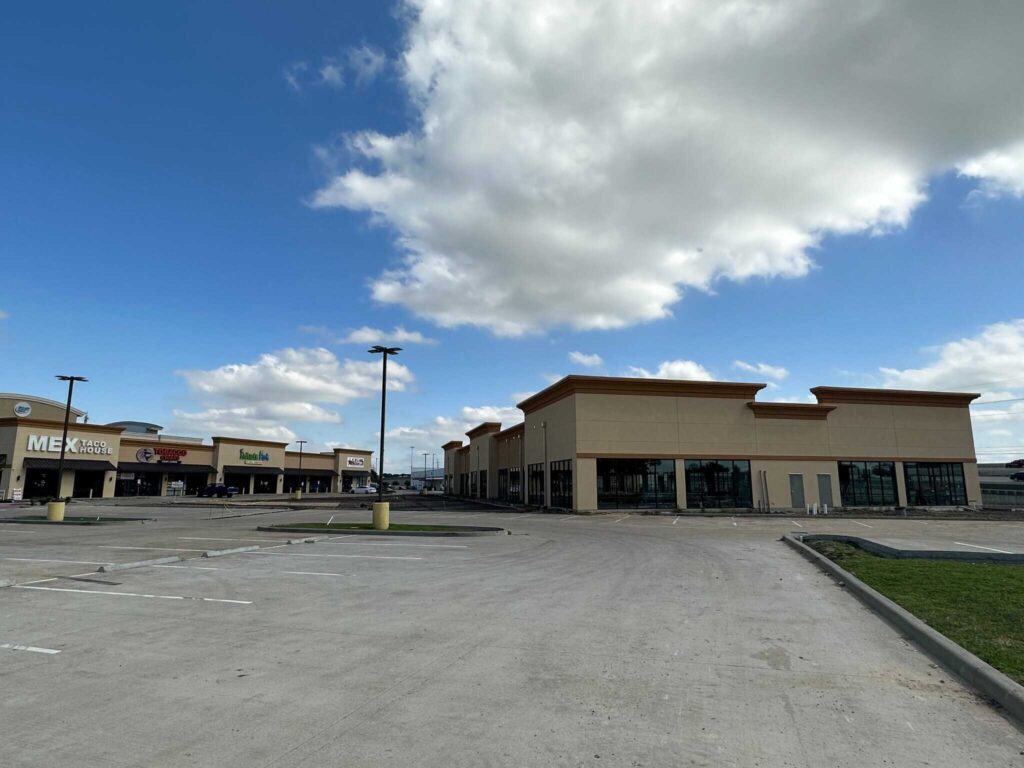 700905-25430-Highway-290-Cypress-TX-Parking-area-10-LargeHighDefinition