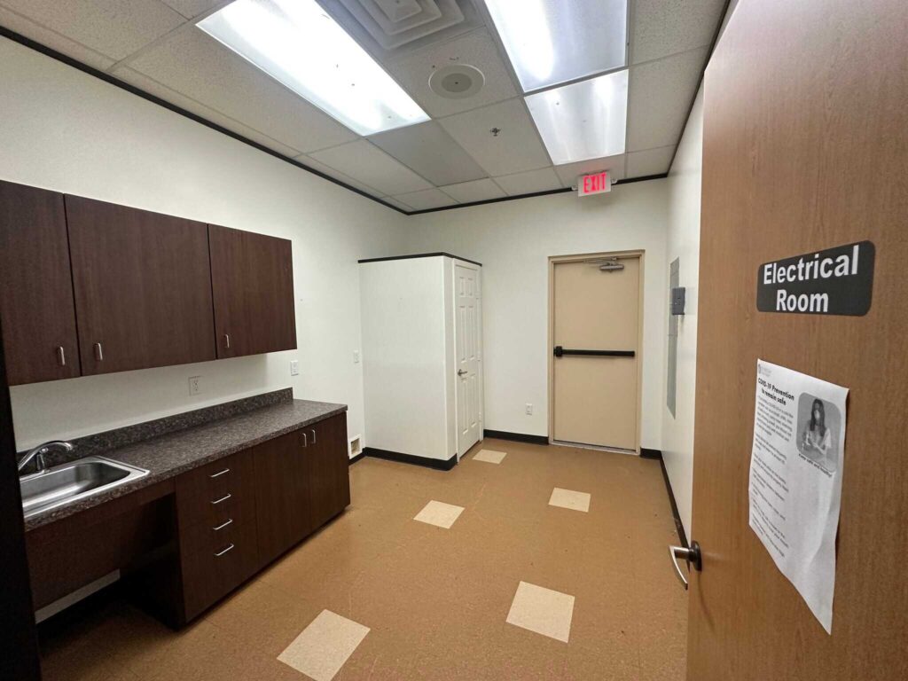 914311-1201-Creekway-Dr-Sugar-Land-TX-Breakroom-6-LargeHighDefinition